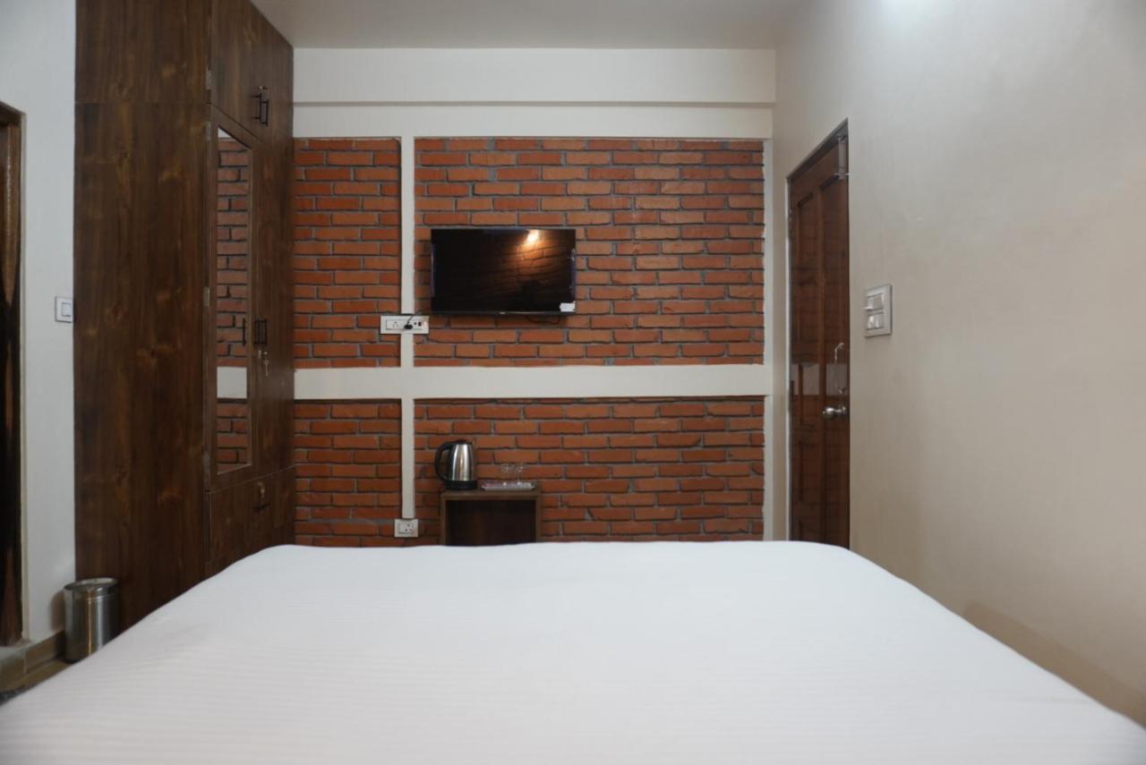 Dorsen Homestay Шиллонг Екстер'єр фото