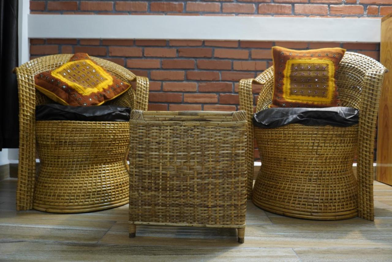 Dorsen Homestay Шиллонг Екстер'єр фото