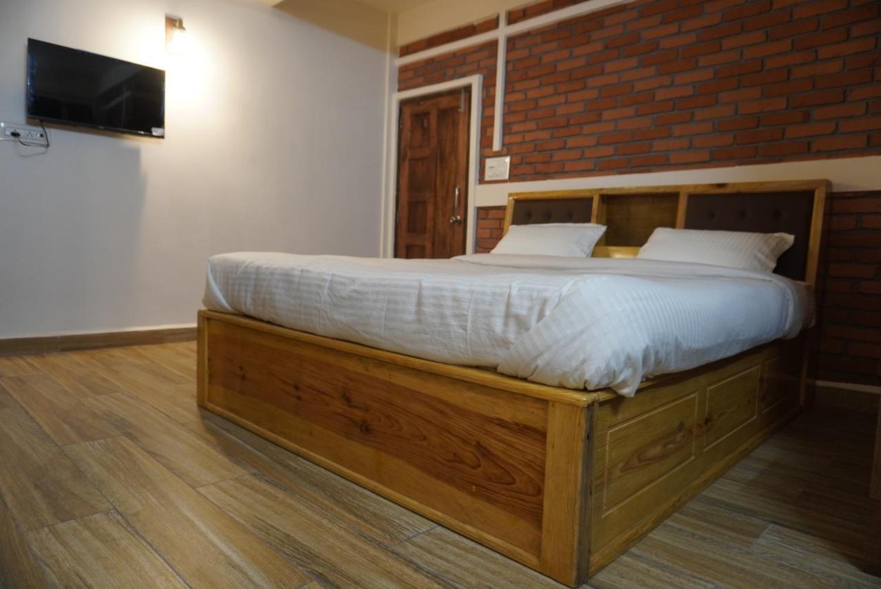 Dorsen Homestay Шиллонг Екстер'єр фото